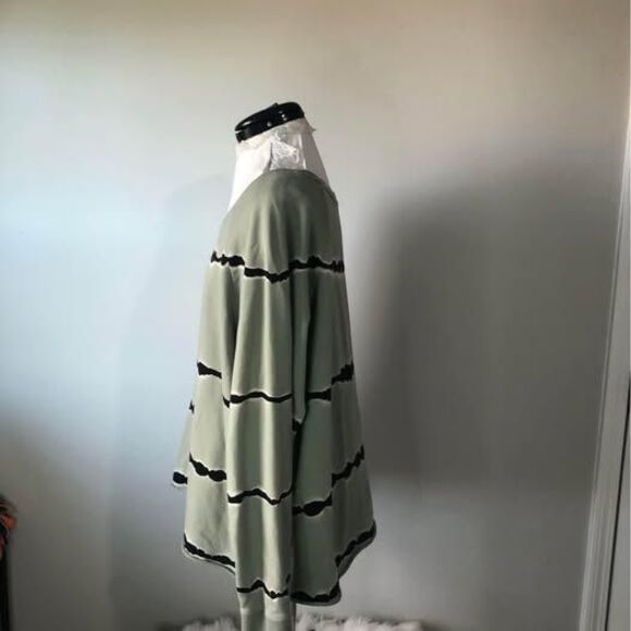 3X Torrid Womens Long Sleeve Blouse C5912 - Picture 4 of 5